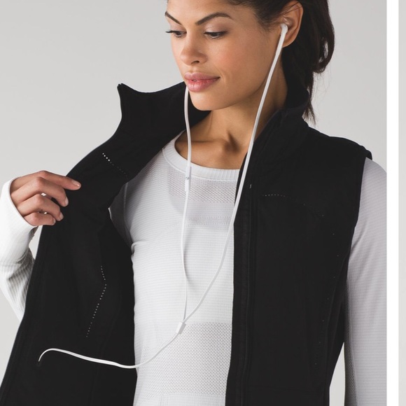 lululemon athletica Jackets & Blazers - NWT Lululemon Run For Cold Vest